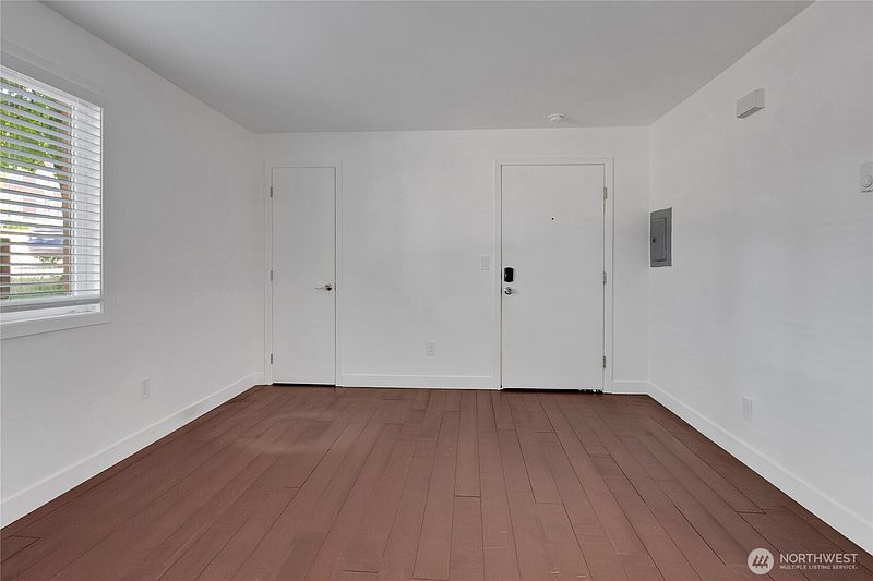 5th image of 417 23rd Avenue #4