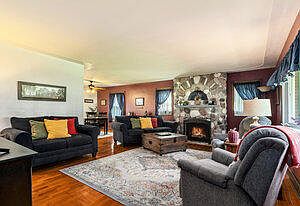 3rd image of 53 Woodrow Ave S