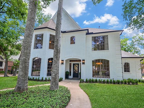2nd image of 1211 Plantation Dr