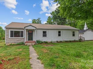 3 Westwood Ave, Thomasville, NC 27360