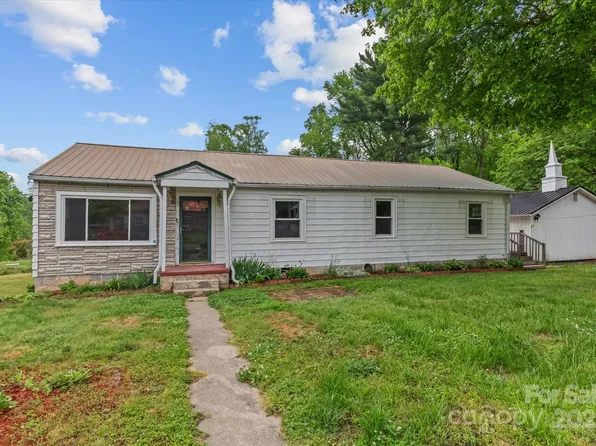 3 Westwood Ave, Thomasville, NC 27360