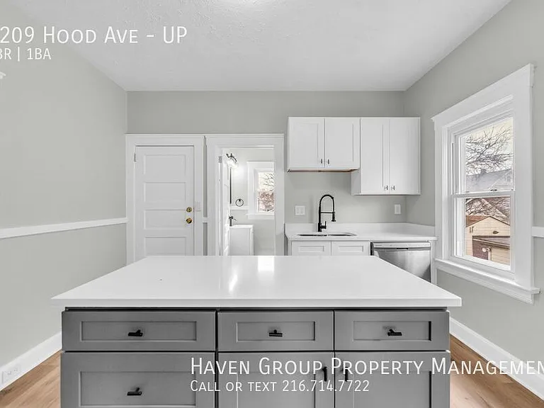 2209 Hood Ave #UP — Photo 10
