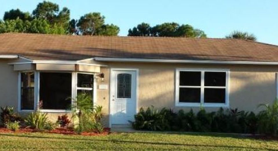 1st image of 910 SW Whittier Ter