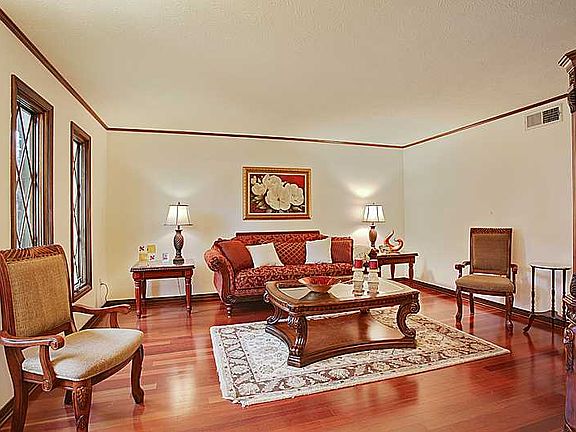 2nd image of 4709 Woodland Ave
