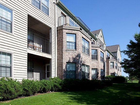 2nd image of 8617 Edinbrook Xing APT 242