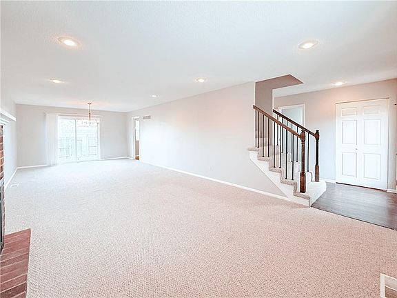 4th image of 10203 W 96th Ter