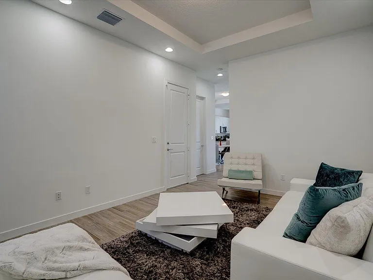 1451 Pioneer Way — Photo 9