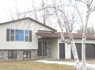 2347 Memorial Dr, Green Bay, WI 54303