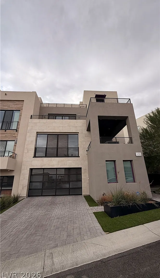 3 bed, 4.5 bath, 3746 sqft, $12,000 — Photo 2