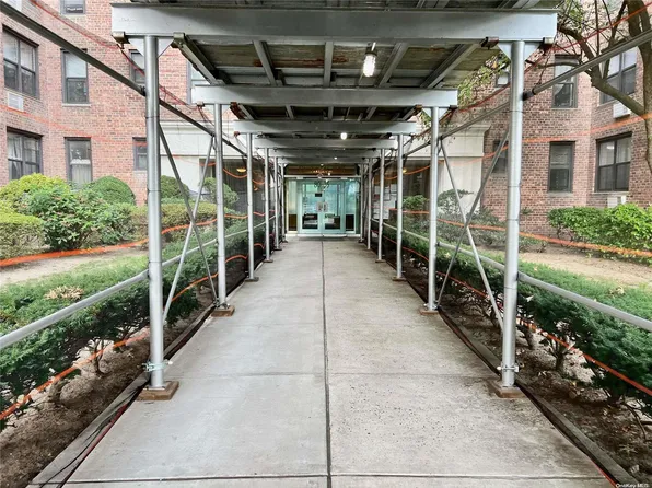 80-35 Springfield Boulevard # 2 A, Queens Village, NY 11427