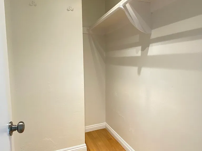4645 Castelar St — Photo 11