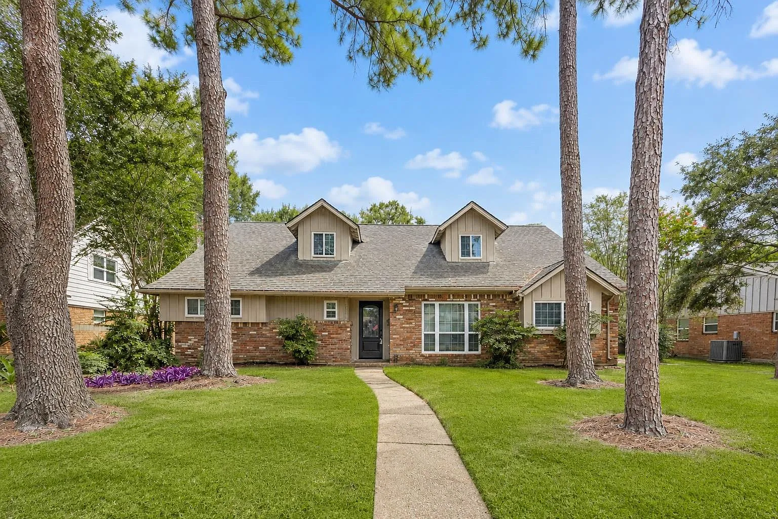 4 bed, 3.5 bath, 2548 sqft, $3,200 — Photo 1