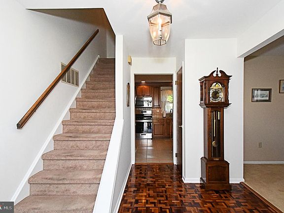 3rd image of 204 Orlemann Ave