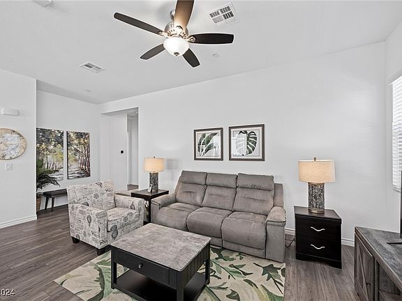 3rd image of 771 Iris Desert St