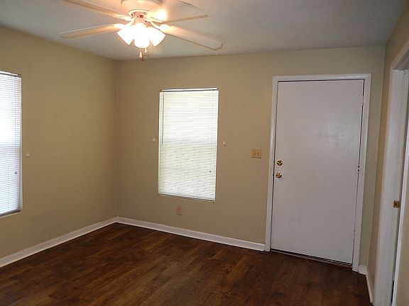 3rd image of 217 N Chalk St