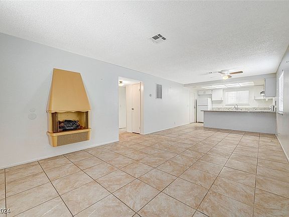 5th image of 3271 Jericho St Unit B