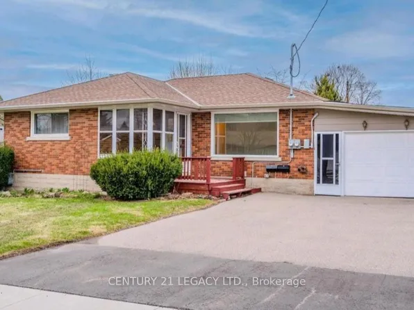 66 Traynor Ave, Kitchener, ON N2C 1V9