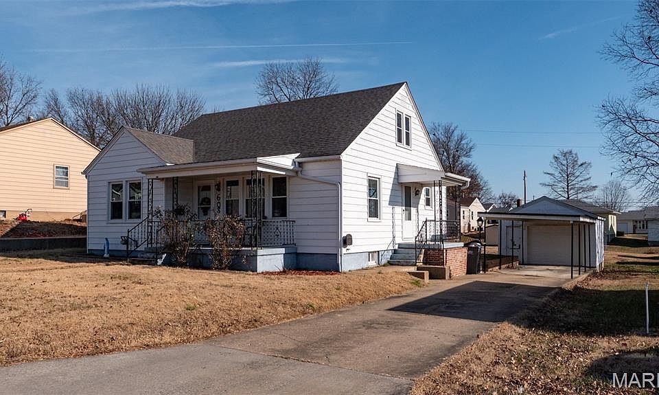 1st image of 608 Kiefer St