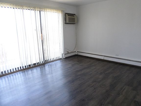 5th image of 1665 Harbor Ave APT 3N