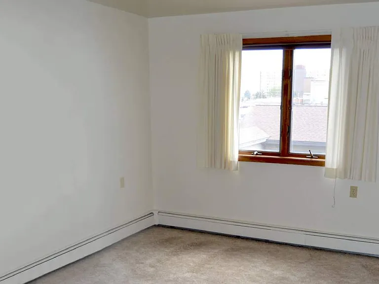 851 University Dr #313 — Photo 4