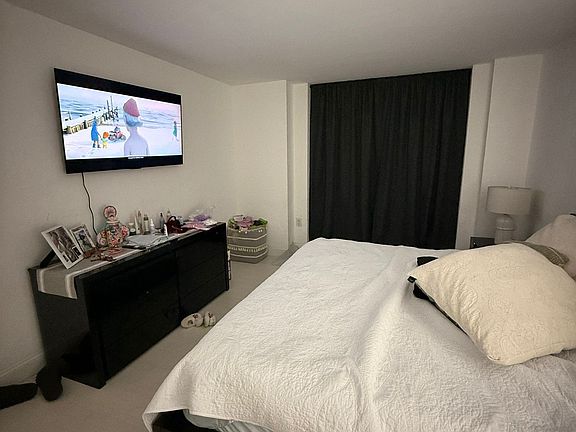 3rd image of 1450 Brickell Bay Dr APT 2015