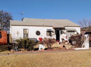 1003 10th St, Levelland, TX 79336