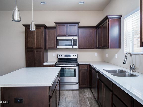 3rd image of 3010 N 37th St Unit 6