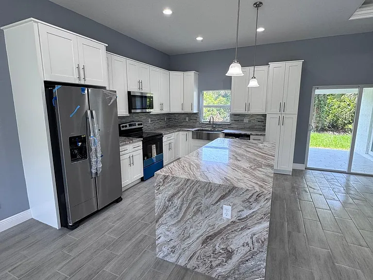 3351 Lakeland Ave SW — Photo 6