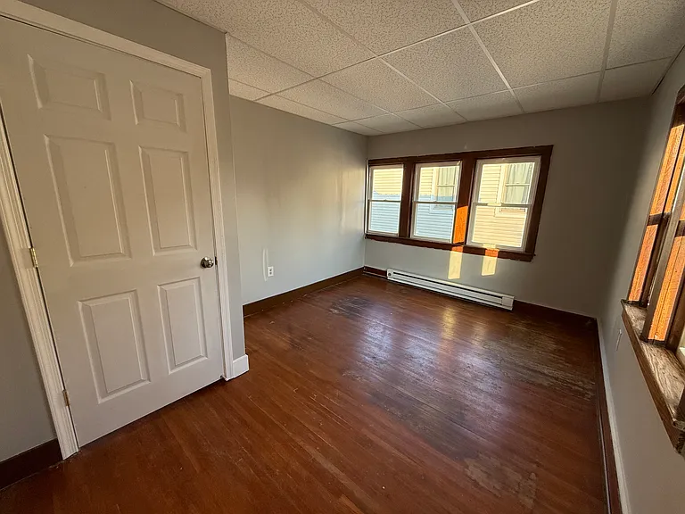 10 Fairview Ave #3 — Photo 8