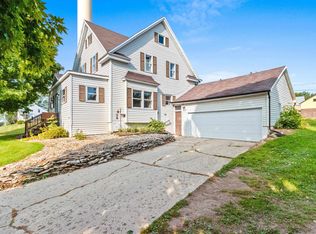 512 Colle St, Luxemburg, WI 54217