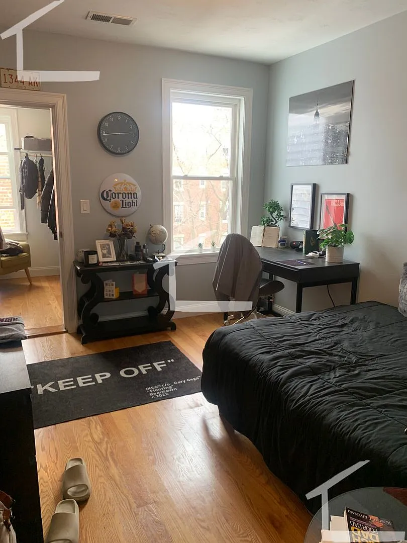 Check out this 5 bed 2 bath in Allston.... Sept 1st Move in — Photo 3