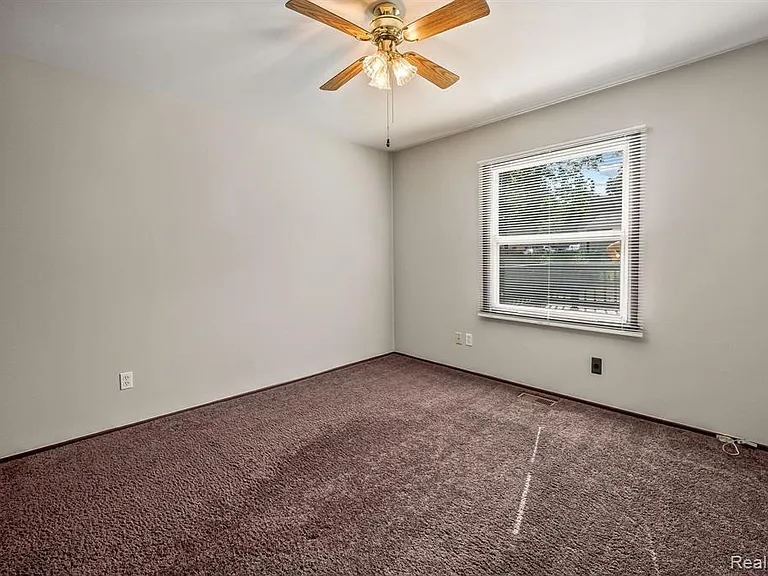 51205 Fairlane Dr — Photo 16