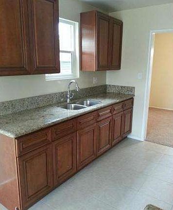 5th image of 12133 Gard Ave