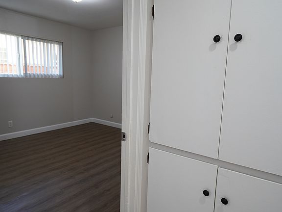 4th image of 3150 Drew St APT 7