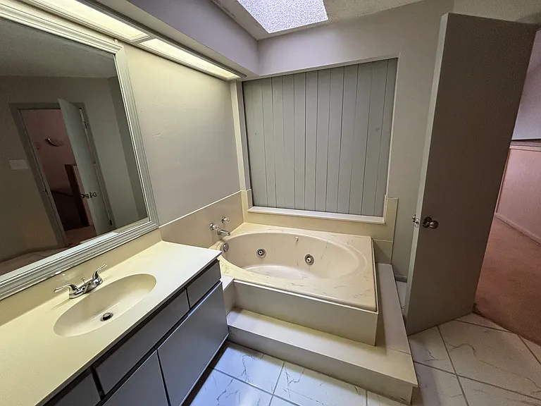 8508 Summa Ave #13 — Photo 9