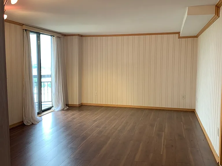 1629 Harmon Cove Tower #1629 — Photo 21
