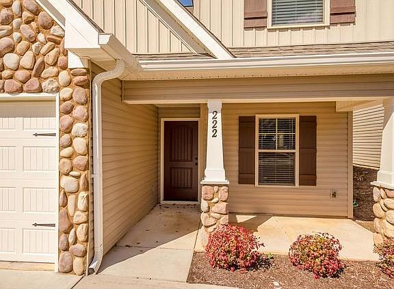 4th image of 222 Mossy Bank Dr