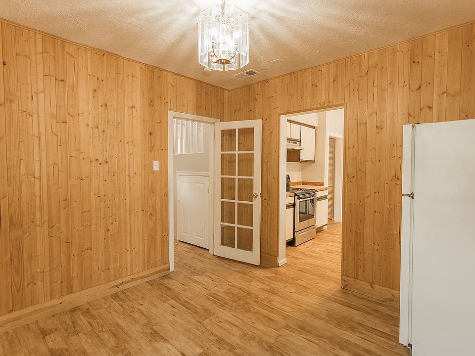 1837 Baseline Dining Area