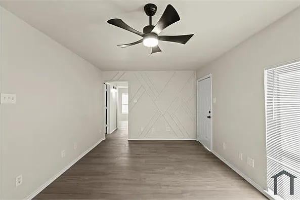 436 Carver St — Photo 14