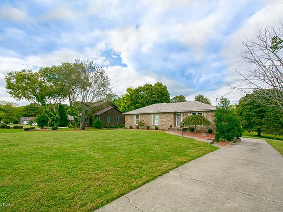 5th image of 4606 Fox Chase Dr