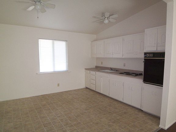3rd image of 6223 N Glenn Ave