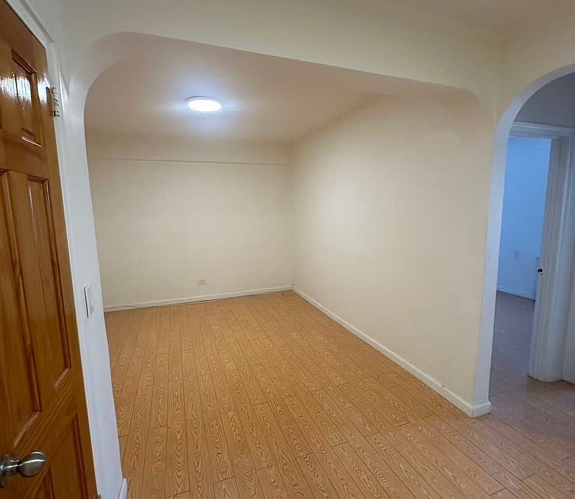 1st image of 14307 Sanford Ave APT 3B