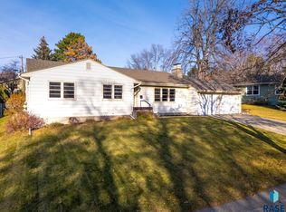 2604 W Oak St, Sioux Falls, SD 57105