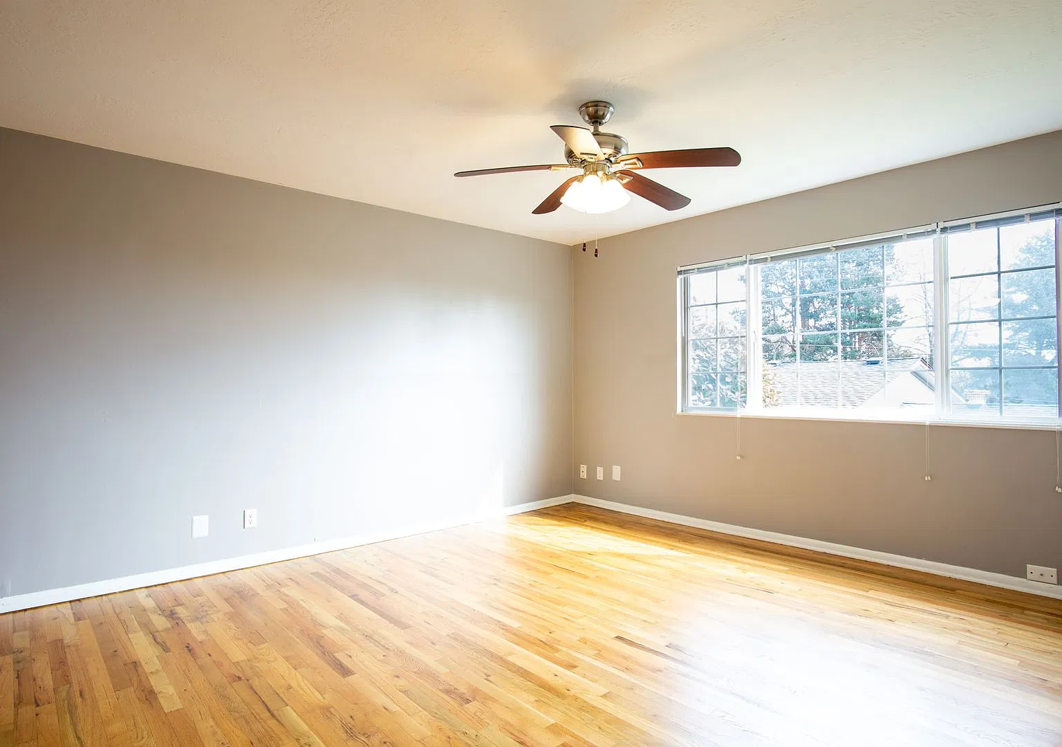 136 - River Heights — Photo 4