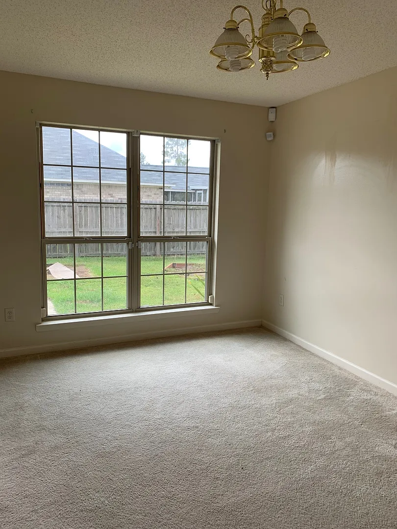 Charming 3-Bedroom Brick Home in Ludowici - Available for Rent — Photo 3
