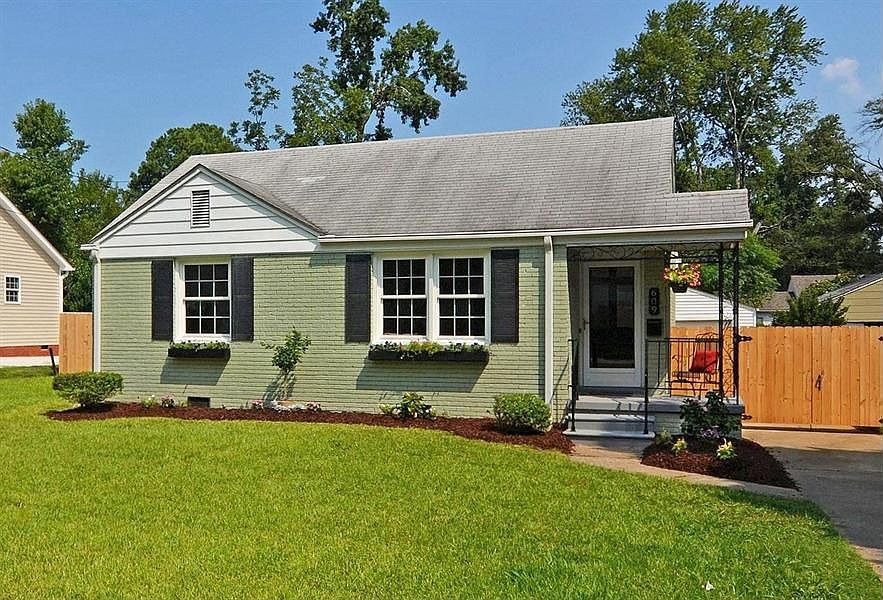 1st image of 609 Brighton Rd