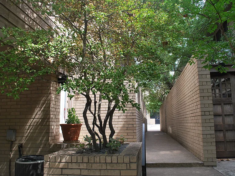 3610 Routh St — Photo 23