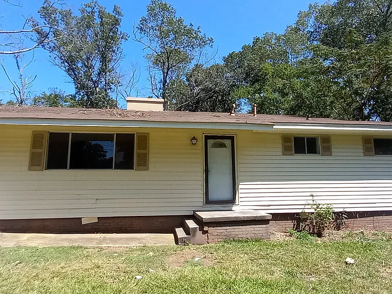 306 N Southland Dr — Photo 1
