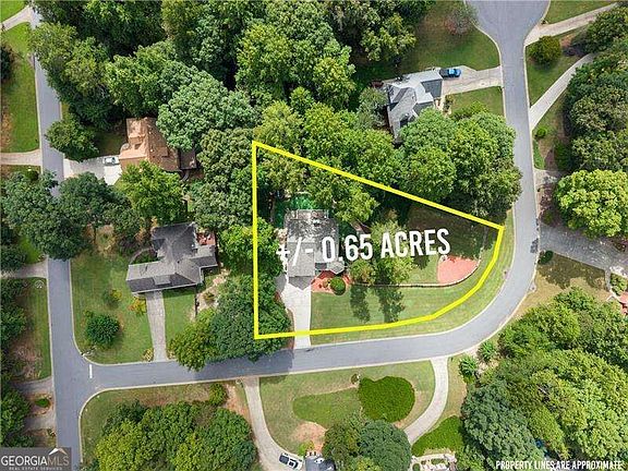 3rd image of 5825 Birch Ridge Trl