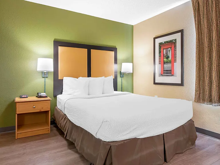 Studio Suite - 1 Queen Bed